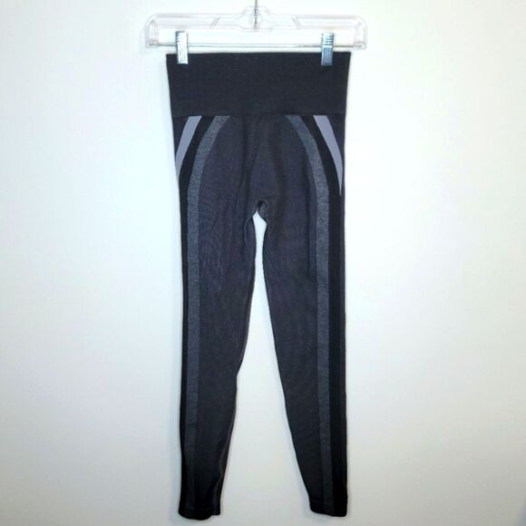 Spanx Seamless Track Stripe Leggings Gray Graphite Dust Size Small - Picture 5 of 9